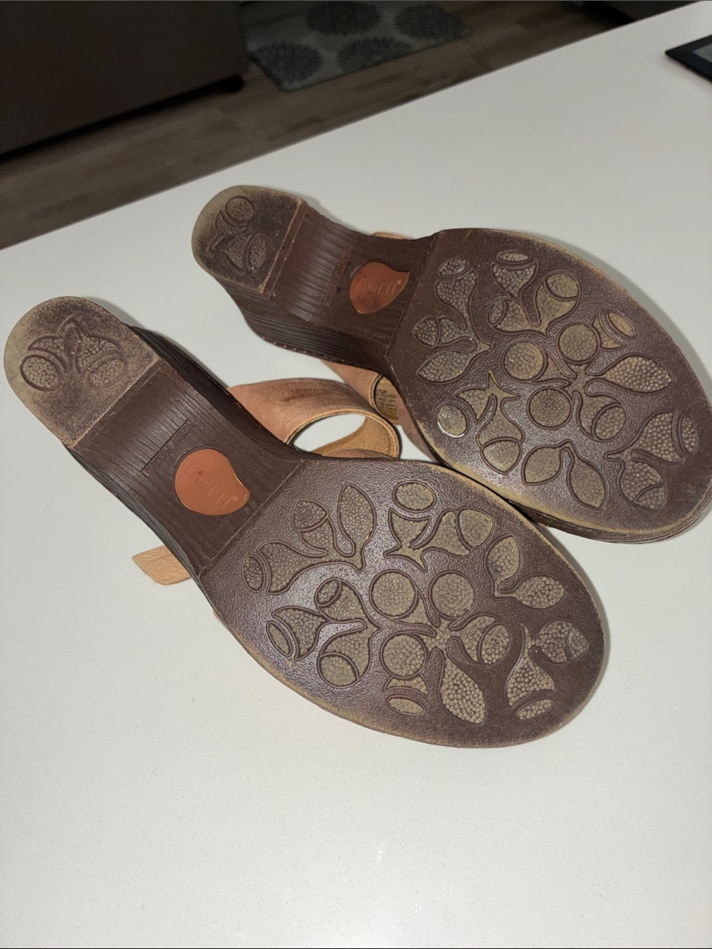 BORN EUC Wmn’s Genuine Leather Double-Band Buckle Slide Sandals in Cognac Size 8 - Picture 9 of 13